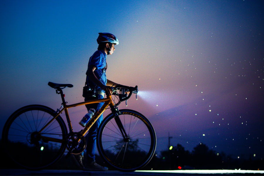 densidad movimiento A menudo hablado Cómo elegir las mejores luces para tu bicicleta