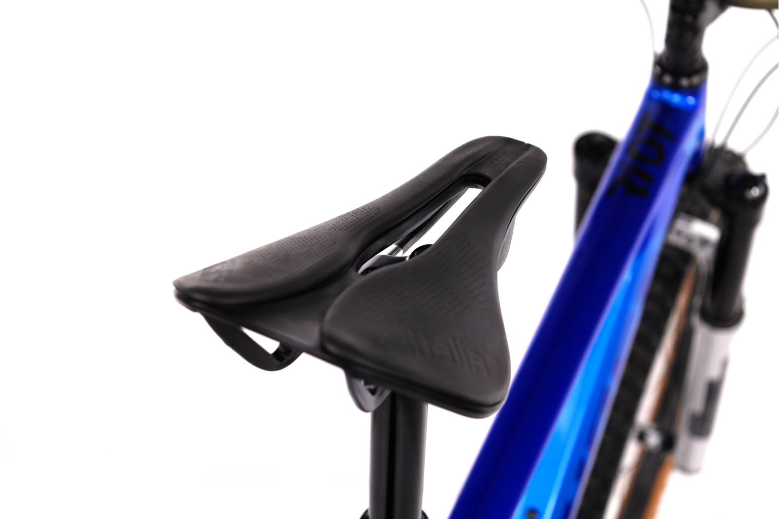 Ghost Riot AM Essential